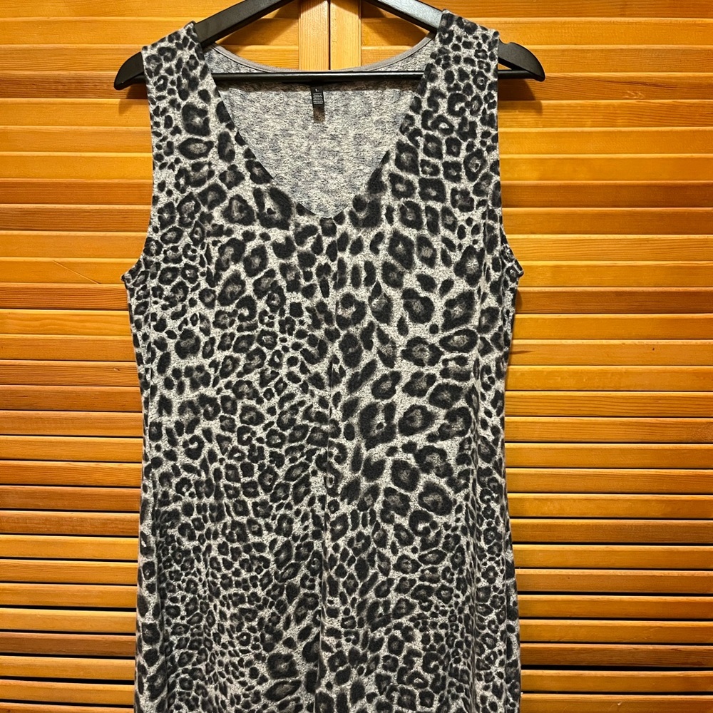 White House Black Market Fitted Sleeveless Tank Top Black Gray